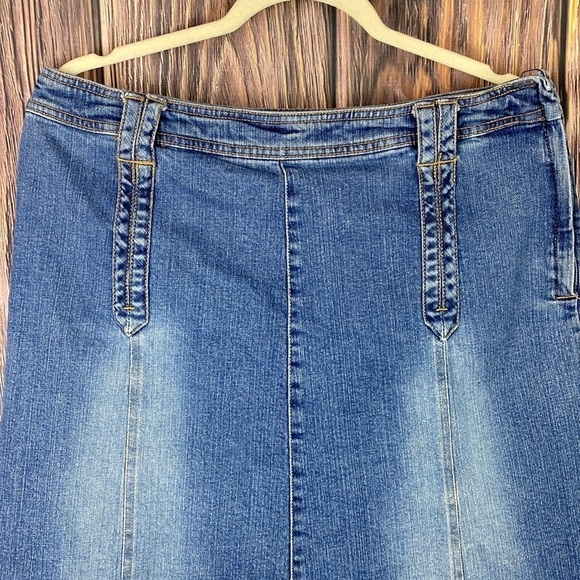 On Trend Denim Skirt - Picture 2 of 11